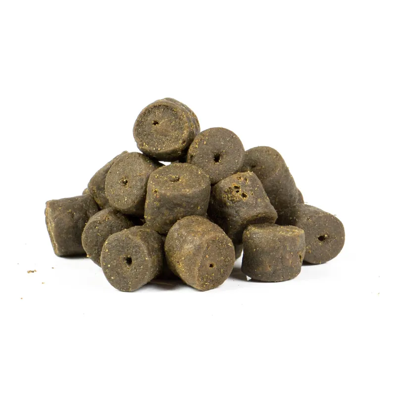Mikbaits Pelety 1kg - Premium Halibut medium 14mm - Jen pár kusů
